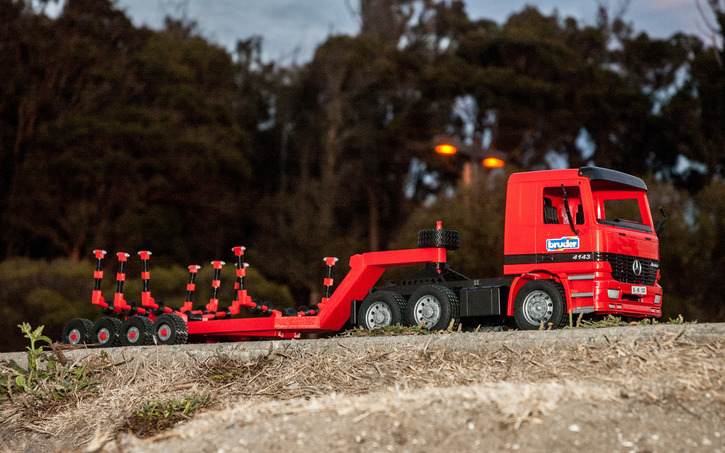 remote control truck with boat and trailer